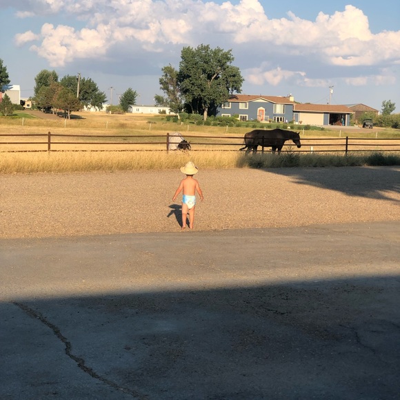 Meet your Posher, Demi - Picture 6 of 11